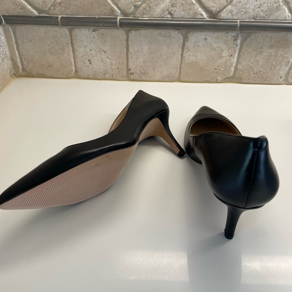 Ann Taylor Black Leather Pumps - Picture 3 of 3